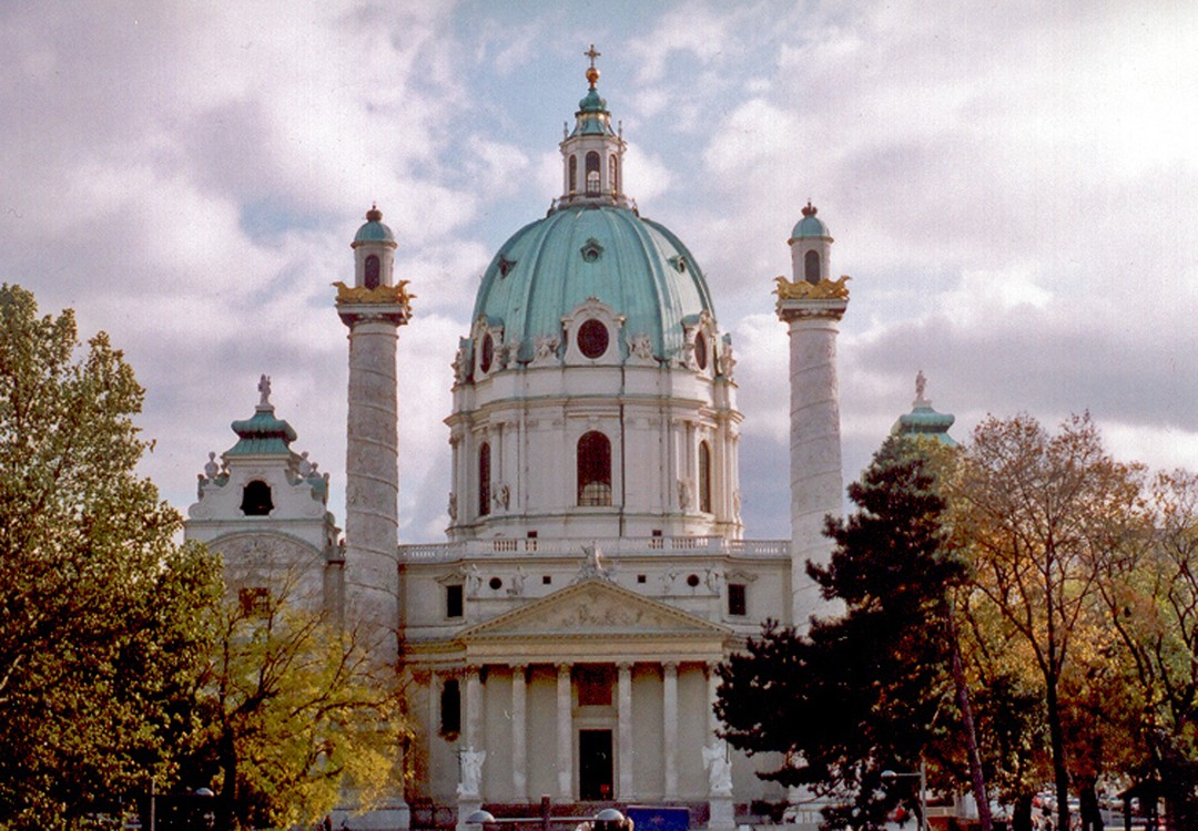 Figure 14-2: St. Charles or Karlskirche, designed by Johann Bernhard Fisher von Erlach, is the architectural crown of the former Austrian Empire.